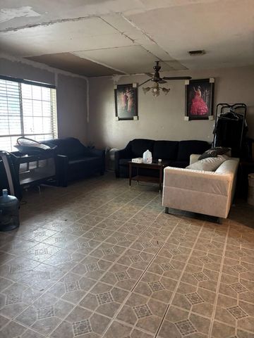 212 N 8th Street, Beasley, TX 77417