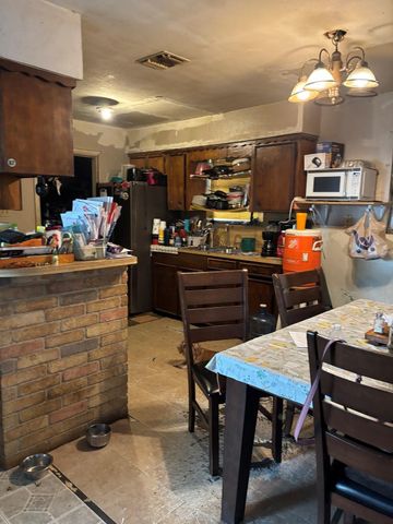 212 N 8th Street, Beasley, TX 77417