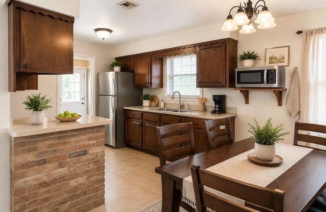 212 N 8th Street, Beasley, TX 77417