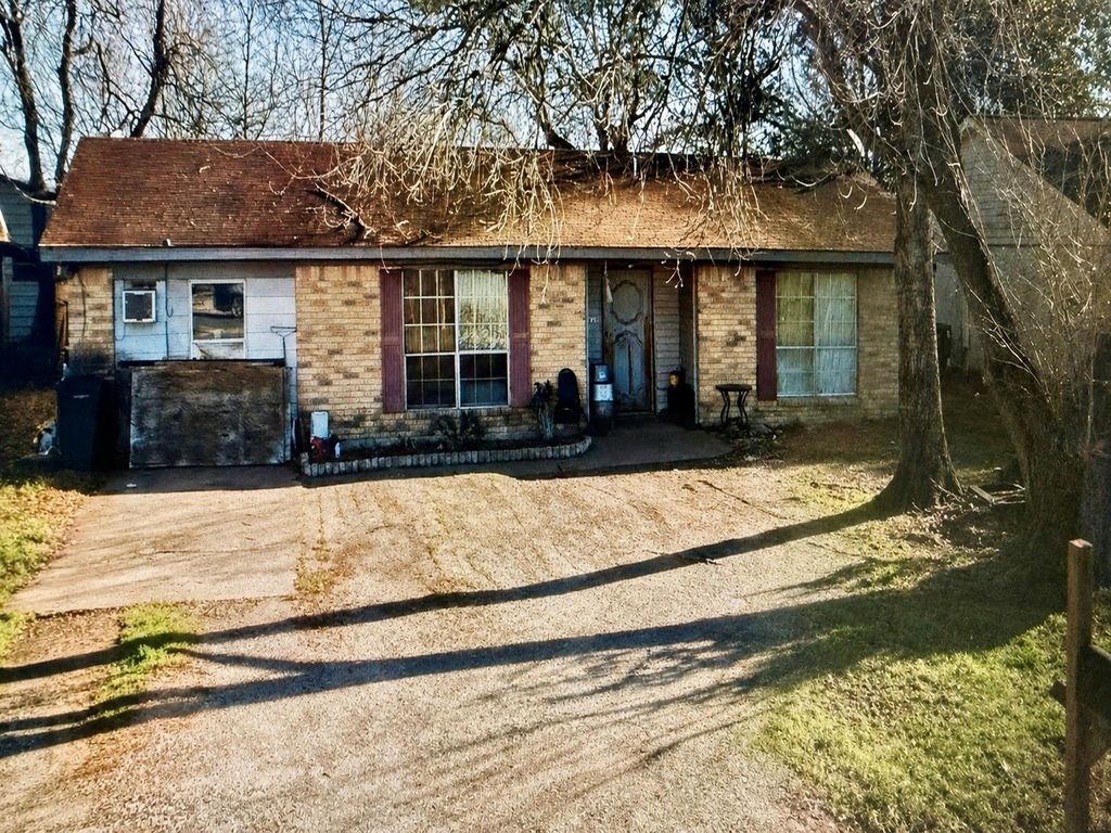 212 N 8th Street, Beasley, TX 77417