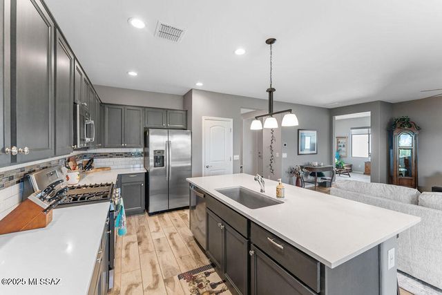 1477 E Basalt Drive, Green Valley, AZ 85614