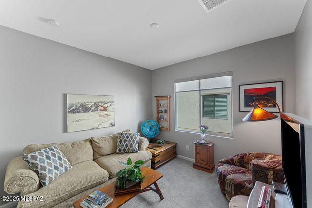 1477 E Basalt Drive, Green Valley, AZ 85614