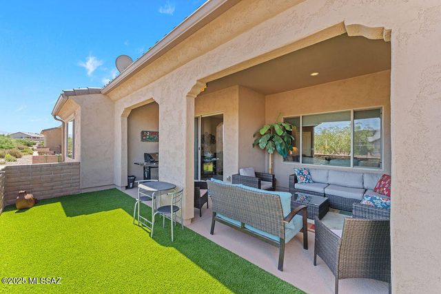 1477 E Basalt Drive, Green Valley, AZ 85614