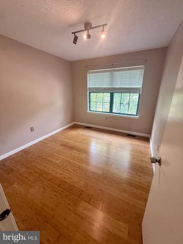 9 LATTA CT, Lawrenceville, NJ 08648