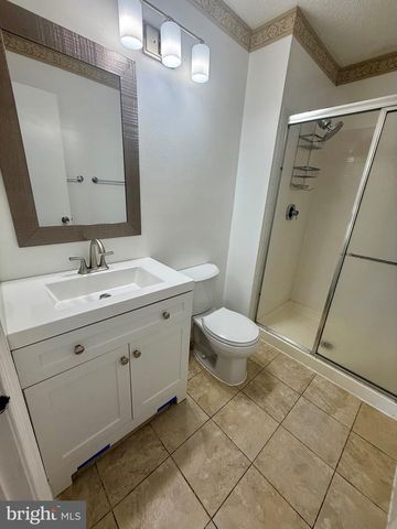 9 LATTA CT, Lawrenceville, NJ 08648