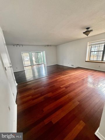 9 LATTA CT, Lawrenceville, NJ 08648