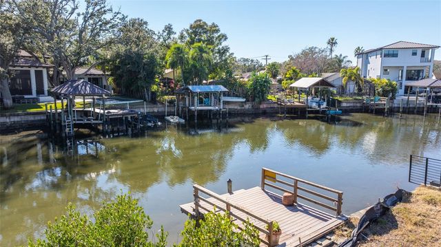 678 GENEVA PLACE, Tampa, FL 33606