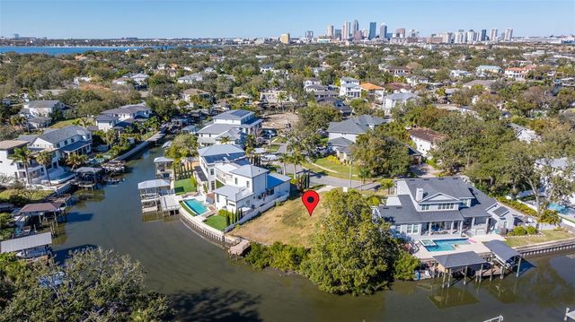 678 GENEVA PLACE, Tampa, FL 33606