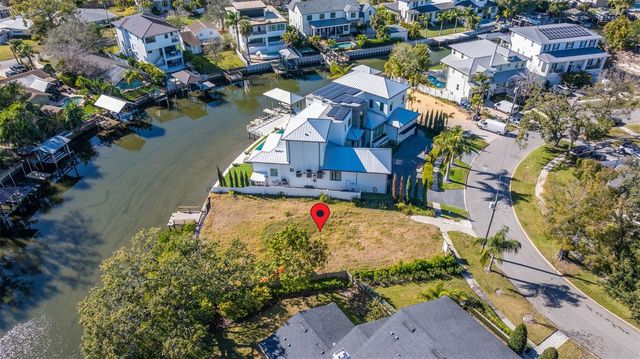 678 GENEVA PLACE, Tampa, FL 33606