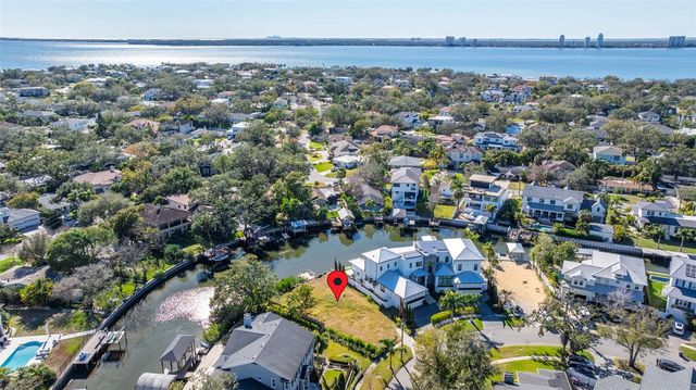 678 GENEVA PLACE, Tampa, FL 33606