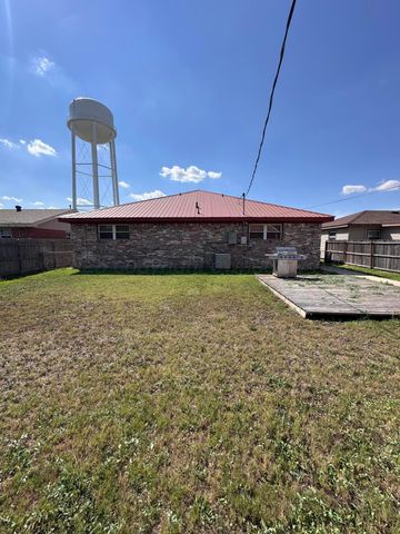 1007 Archer Street, Spearman, TX 79081