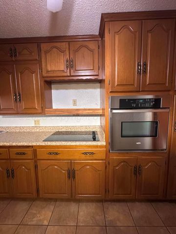 1007 Archer Street, Spearman, TX 79081