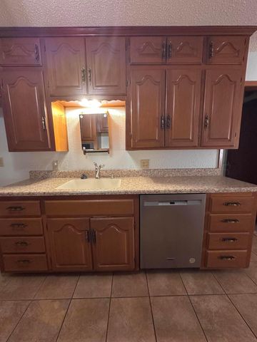 1007 Archer Street, Spearman, TX 79081