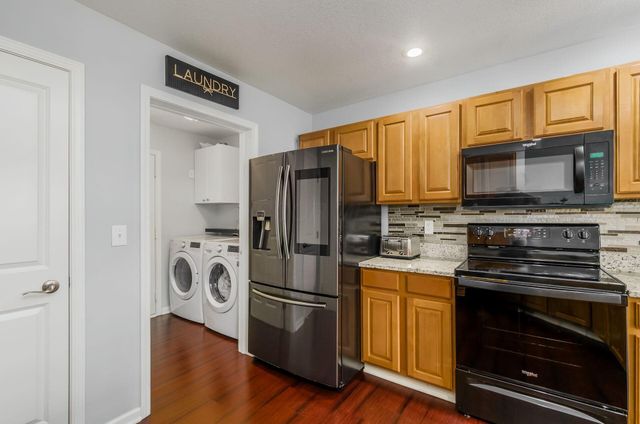 1 Lakes At Cheshire Drive, Delaware, OH 43015
