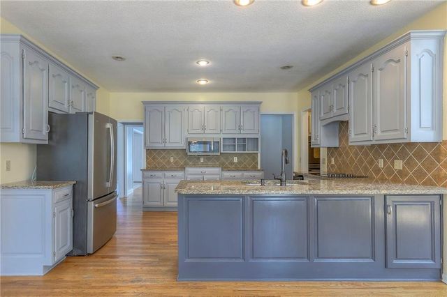 5708 W 129th Street, Overland Park, KS 66209