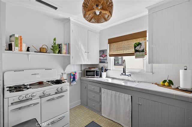 1116 E Whiting, Fullerton, CA 92831