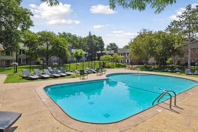 4636 Cedar Lake Road S 2, Saint Louis Park, MN 55416
