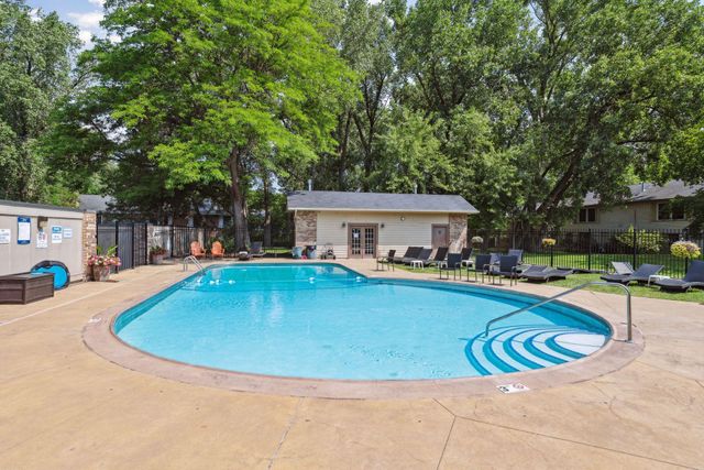 4636 Cedar Lake Road S 2, Saint Louis Park, MN 55416
