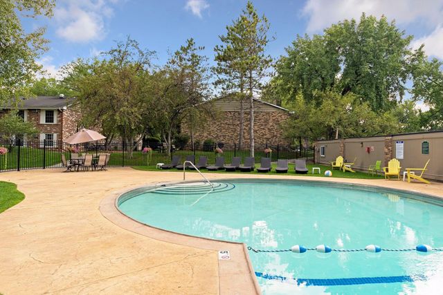 4636 Cedar Lake Road S 2, Saint Louis Park, MN 55416