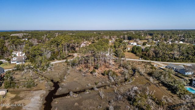 110 & 112 Ashley Lane, Beaufort, NC 28516