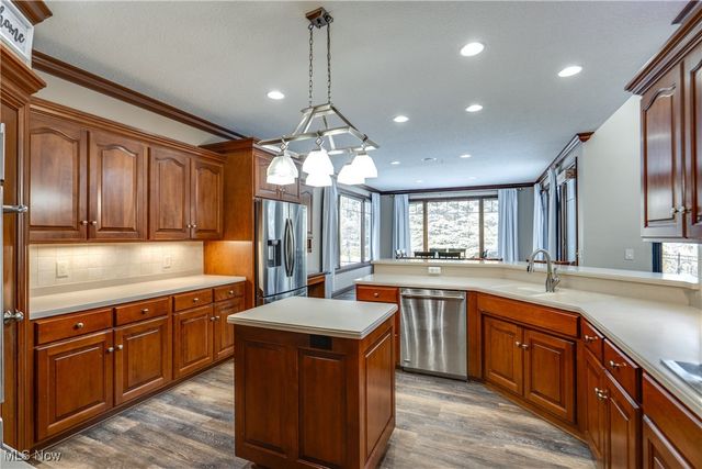 8366 Greenock Drive NW, North Canton, OH 44720