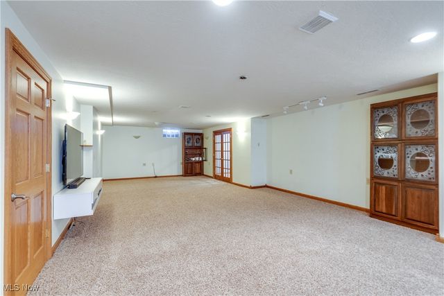 8366 Greenock Drive NW, North Canton, OH 44720