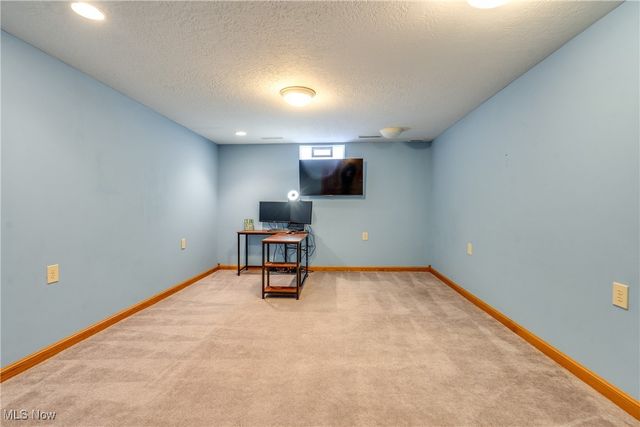 8366 Greenock Drive NW, North Canton, OH 44720