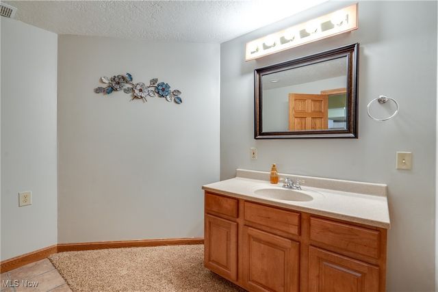 8366 Greenock Drive NW, North Canton, OH 44720