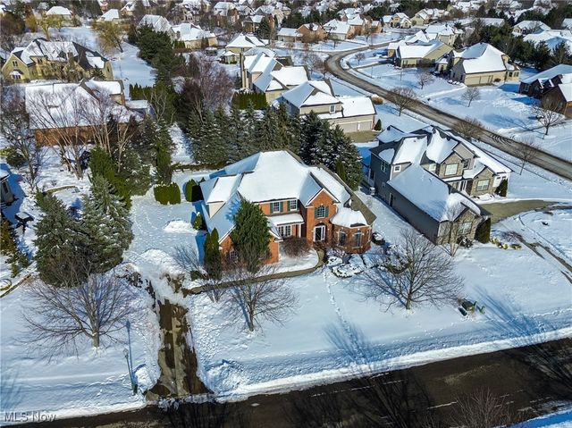 8366 Greenock Drive NW, North Canton, OH 44720