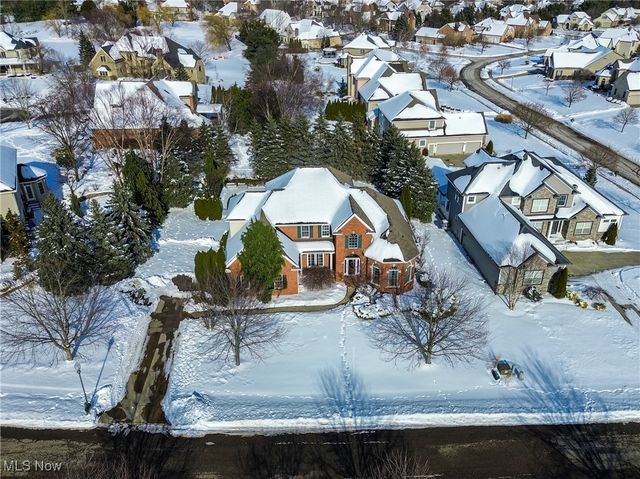 8366 Greenock Drive NW, North Canton, OH 44720