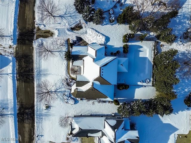 8366 Greenock Drive NW, North Canton, OH 44720