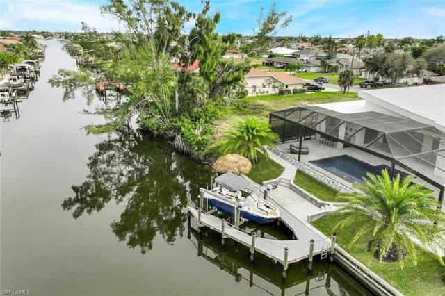 215 SE 28th TER, Cape Coral, FL 33904