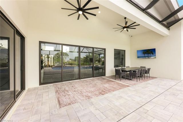 215 SE 28th TER, Cape Coral, FL 33904