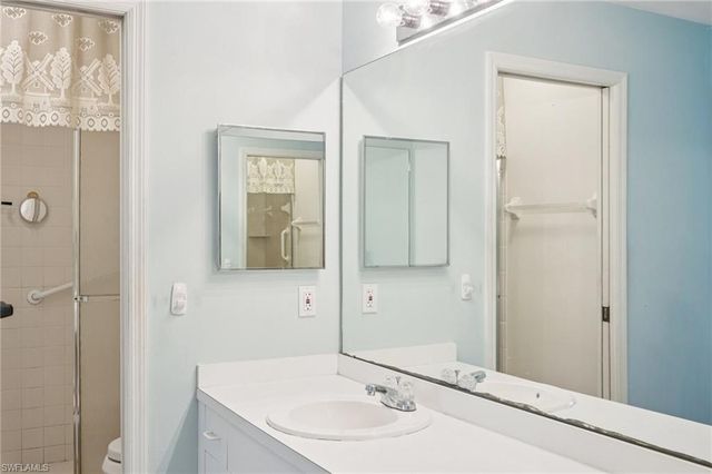 7340 Coventry CT 809, Naples, FL 34104