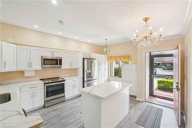 7340 Coventry CT 809, Naples, FL 34104