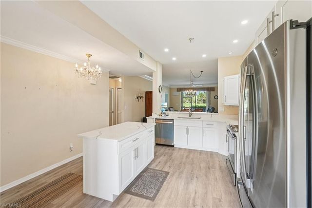 7340 Coventry CT 809, Naples, FL 34104