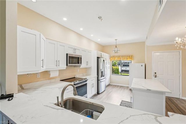 7340 Coventry CT 809, Naples, FL 34104