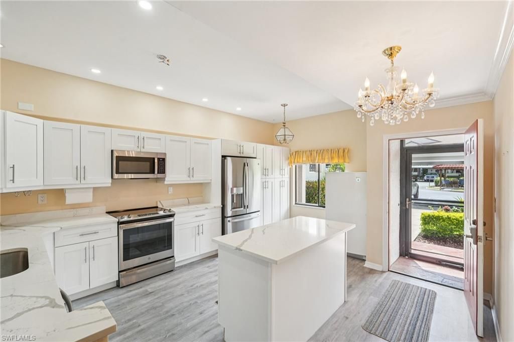 7340 Coventry CT 809, NAPLES, FL 34104 — photo 4