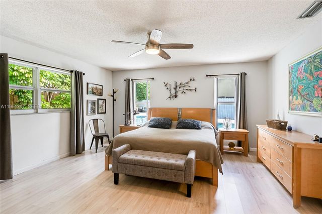 1925 NE 214th Ter, Miami, FL 33179