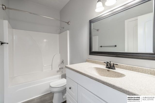 2608 Alexandra Road, Papillion, NE 68133