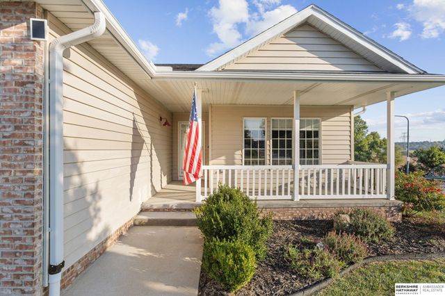 2608 Alexandra Road, Papillion, NE 68133