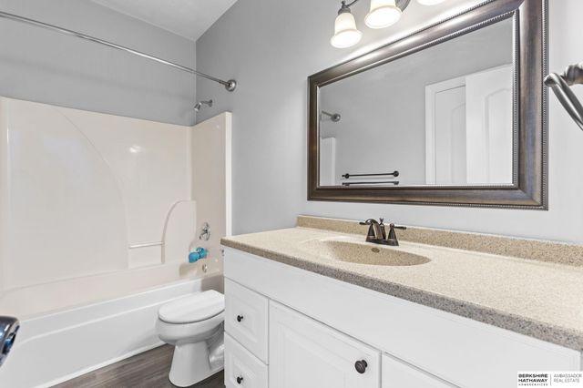 2608 Alexandra Road, Papillion, NE 68133