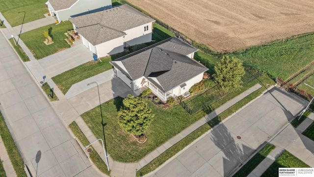 2608 Alexandra Road, Papillion, NE 68133