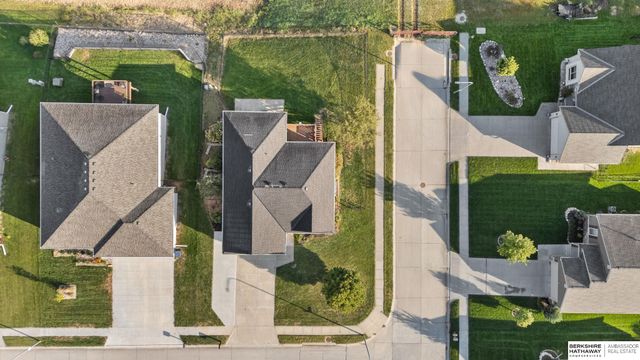 2608 Alexandra Road, Papillion, NE 68133