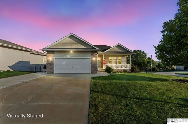 2608 Alexandra Road, Papillion, NE 68133