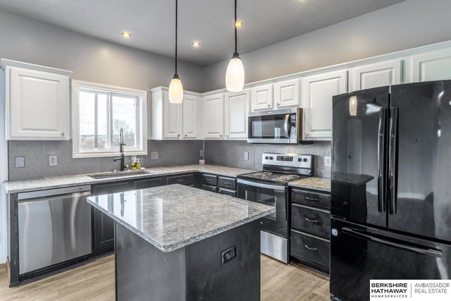 2608 Alexandra Road, Papillion, NE 68133