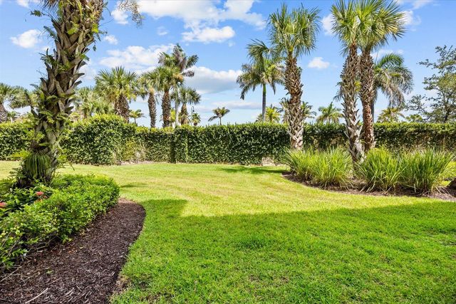 36 HARBOUR ISLE Drive W 104, Fort Pierce, FL 34949