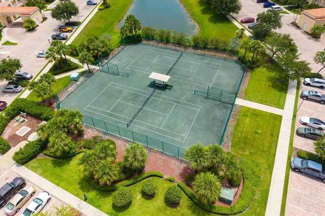 36 HARBOUR ISLE Drive W 104, Fort Pierce, FL 34949