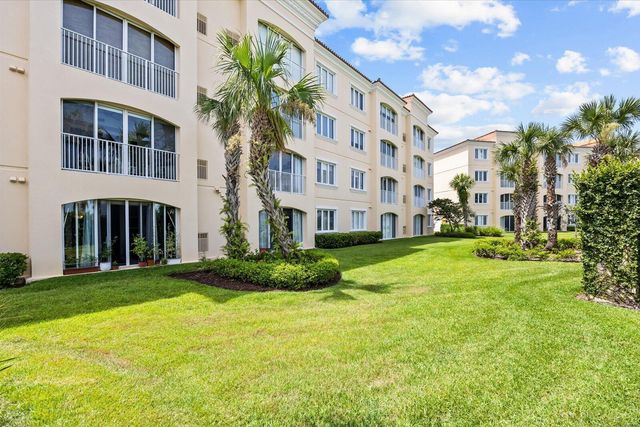 36 HARBOUR ISLE Drive W 104, Fort Pierce, FL 34949