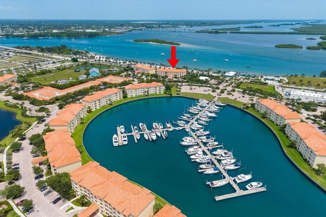 36 HARBOUR ISLE Drive W 104, Fort Pierce, FL 34949